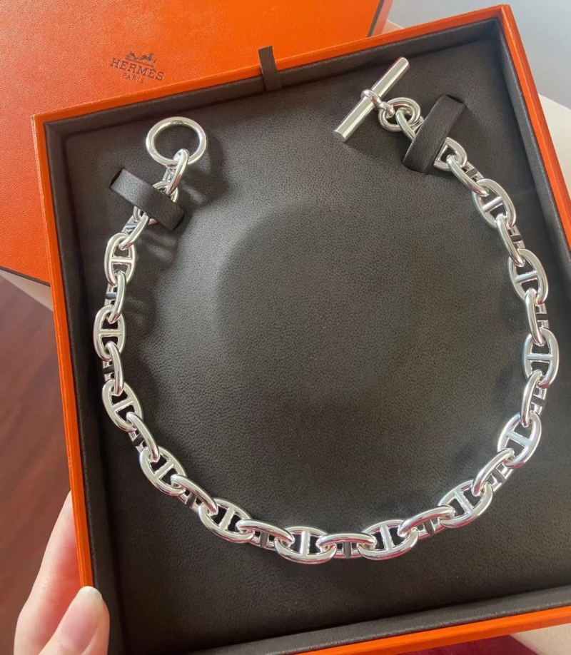 H**me5 necklaces